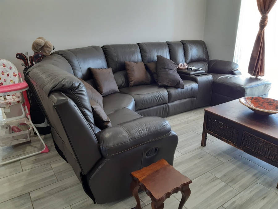 3 Bedroom Property for Sale in Hillside Free State